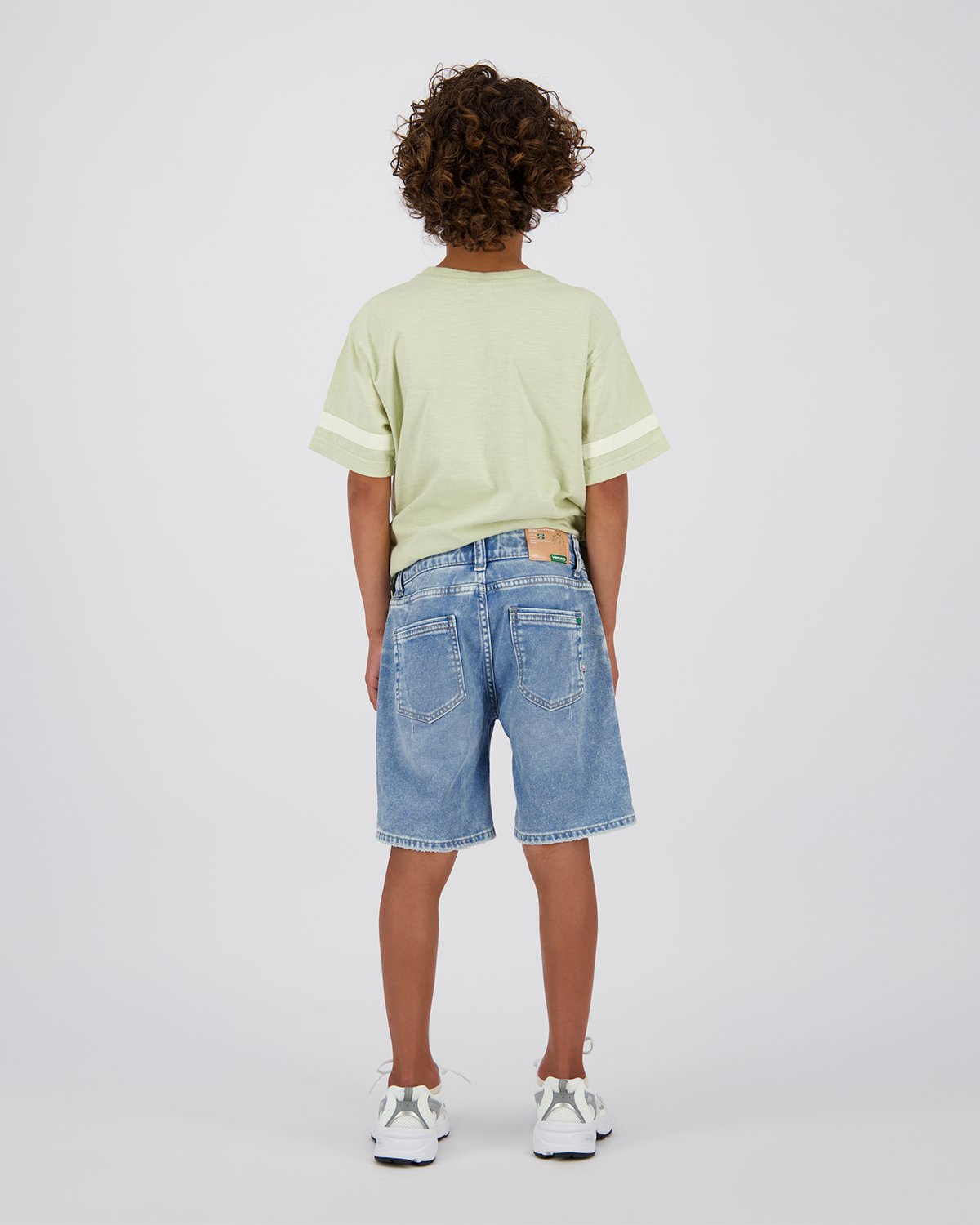 Short Cesare