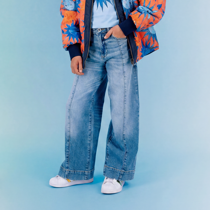 Wide leg flare.
