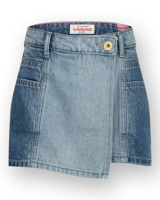 Short Daniela